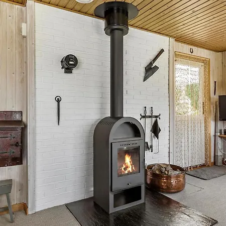 3 Bedroom Lovely In Holiday home