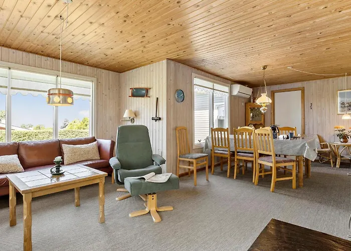펜션 3 Bedroom Lovely In *